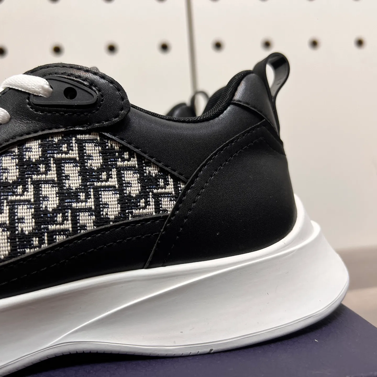 Men's Men's Shoes 💰: 400💰《Dior》The latest and most popular casual shoes, top brand [seduce] luxury~purchase, top~quality. [Strong] The upper is made of imported breathable cowhide with material ➕ breathable sheepskin feet (•) and fine workmanship. Original stylish and stylish soft rubber wear-resistant foreskin outsole, light and comfortable on the foot, size: 38-44, (customized 45, 46), five colors available